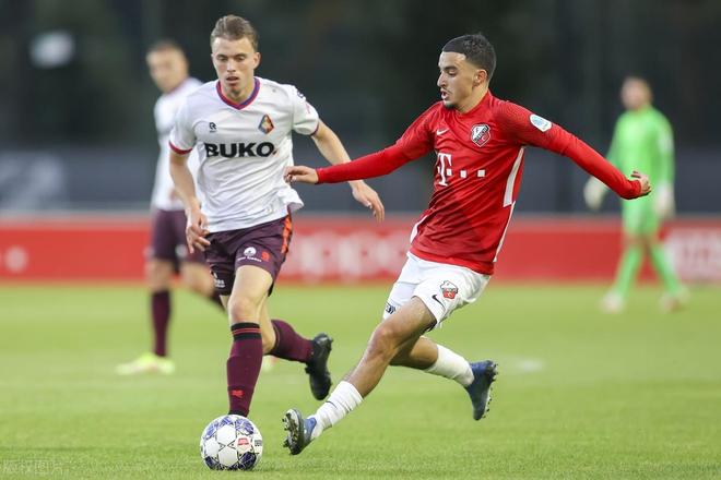 兰足球的贡 兰足球的贡